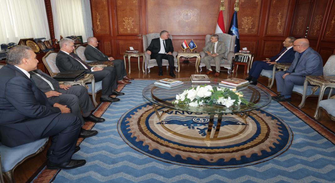 جهود قناة السويس للتحول الأخضر