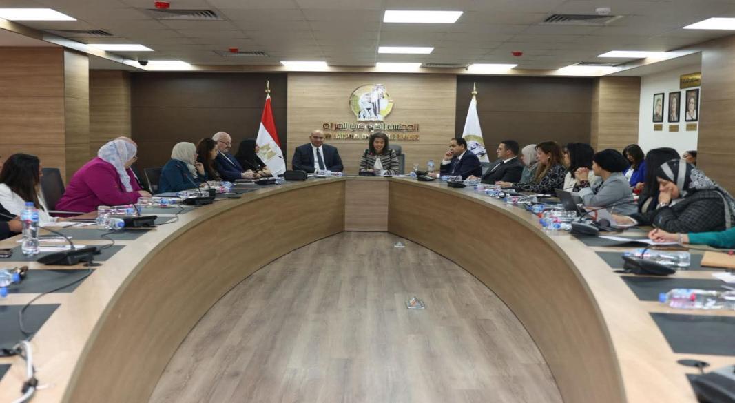 مائدة مستديرة